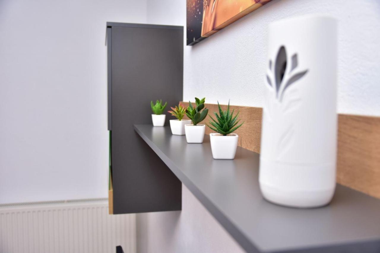Apartament Dabe Hd Hunedoara Eksteriør billede