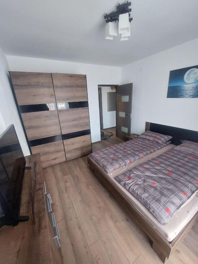 Apartament Dabe Hd Hunedoara Eksteriør billede