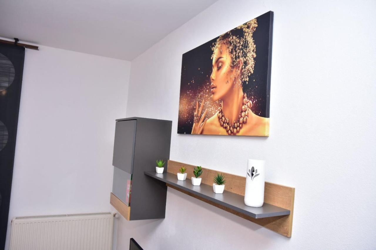 Apartament Dabe Hd Hunedoara Eksteriør billede