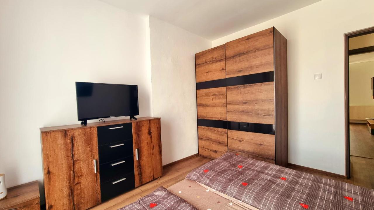 Apartament Dabe Hd Hunedoara Eksteriør billede