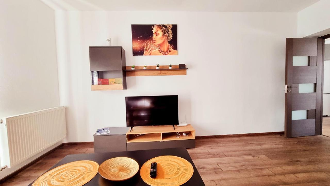 Apartament Dabe Hd Hunedoara Eksteriør billede